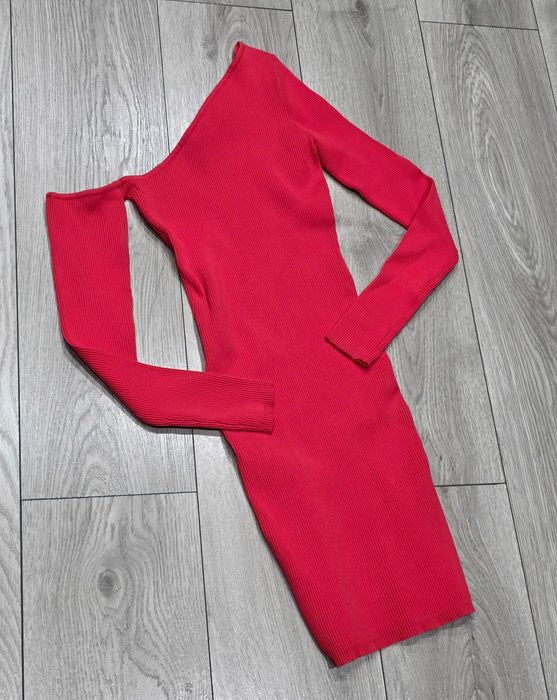 Prążkowana sukienka Bershka S