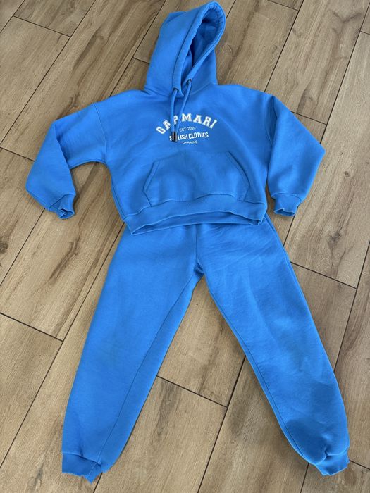 Теплый  костюм на флисе 146 рост