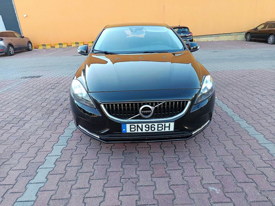 Carro Volvo V40 D2 — photo 2