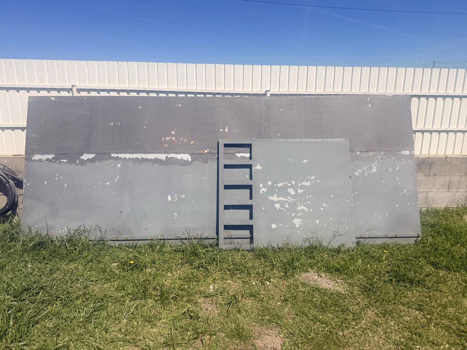 Portões de entrada em ferro