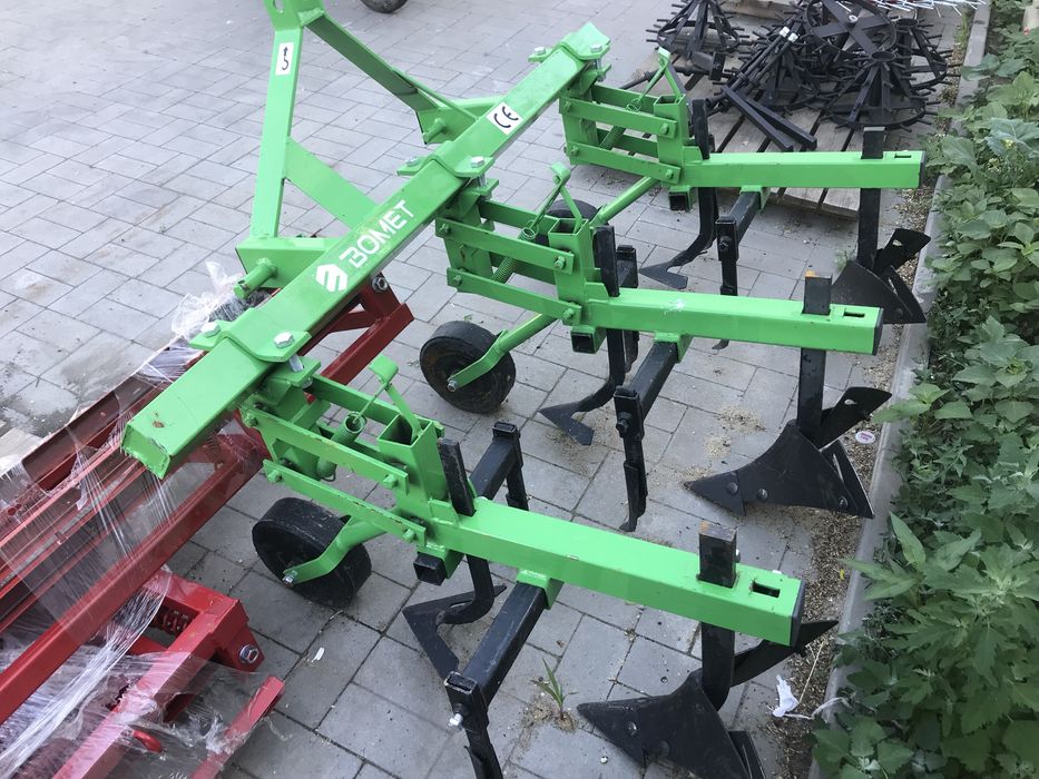 Культиватор, міжрядний, окучник, сплошного обробітку з катком Bomet