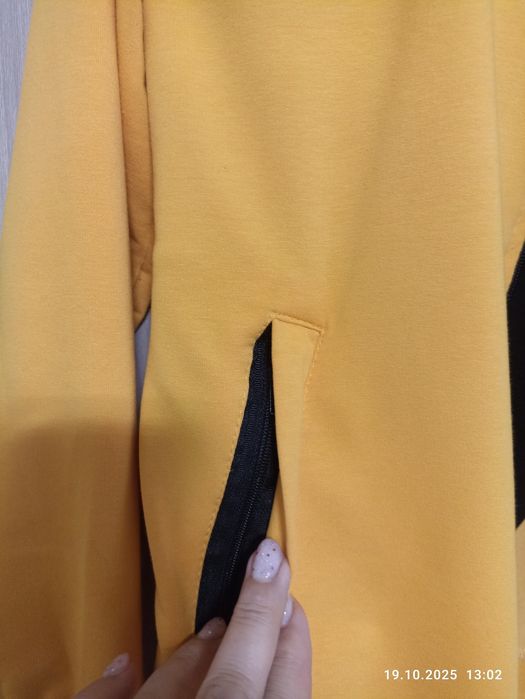 Костюм спортивний