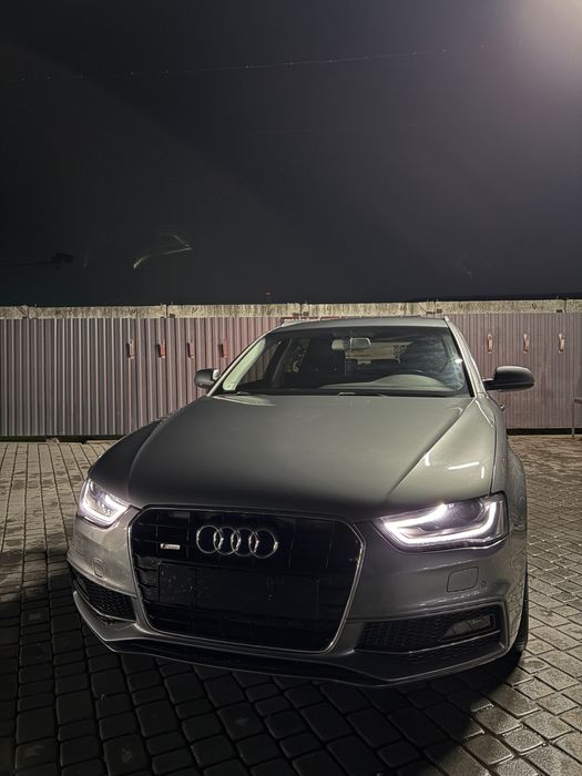 Продам Audi A4  S-LINE