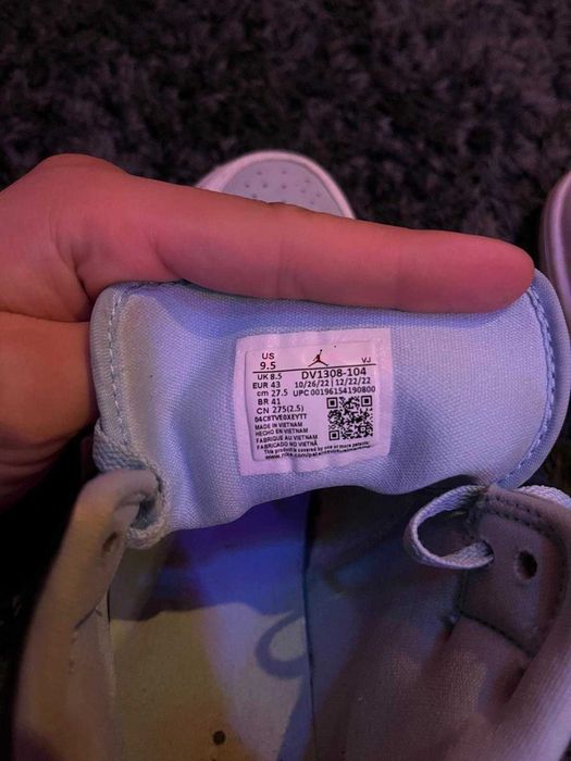 Nike Air Jordan 1 Mid "Ice Blue"