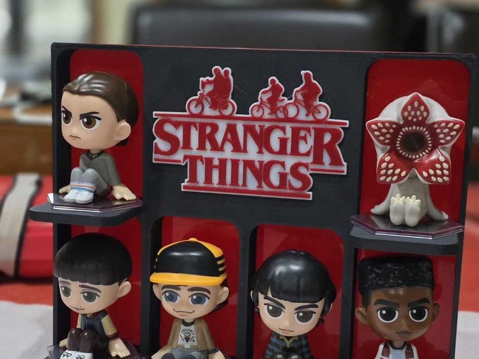 Expositor Stranger Things – MCDonalds | Série Collectibles