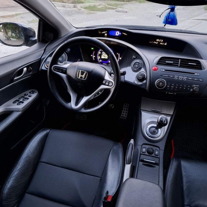 Honda Civic 5D 2008.