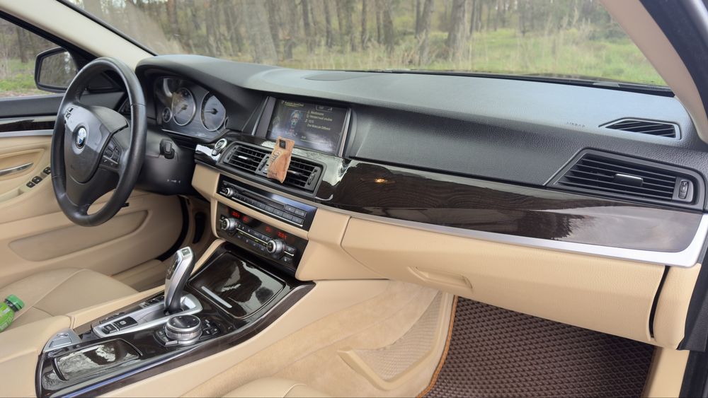 BMW 528i X-Drive 2014 рік
