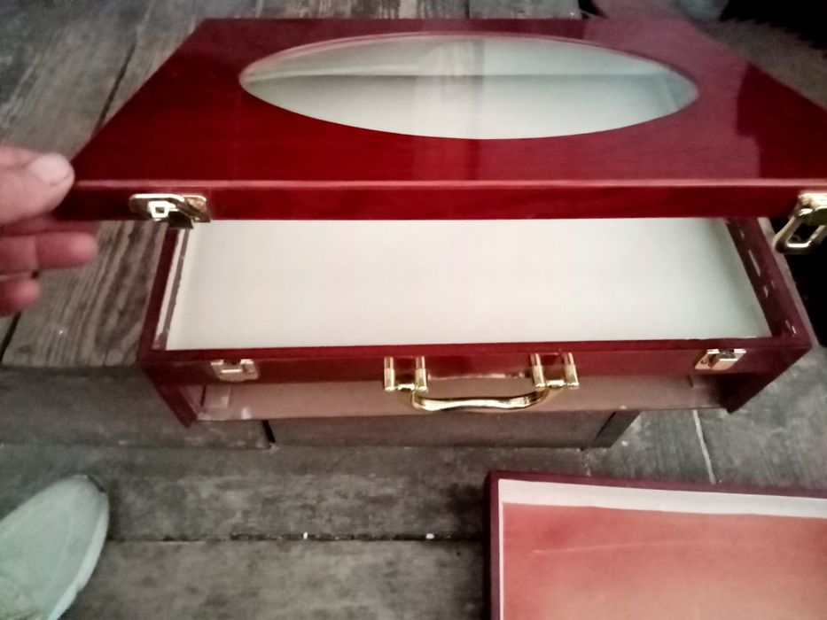 Подарочный чемоданчик рэтро