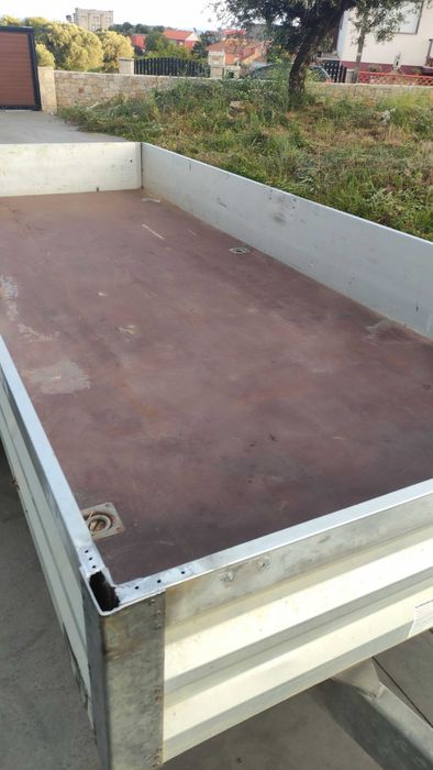 Reboque 2800kg 4m de comprido