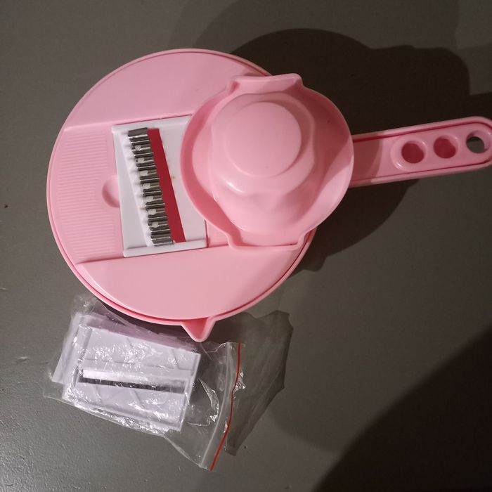 Urządzenie fo tarcia warzyw i mycia