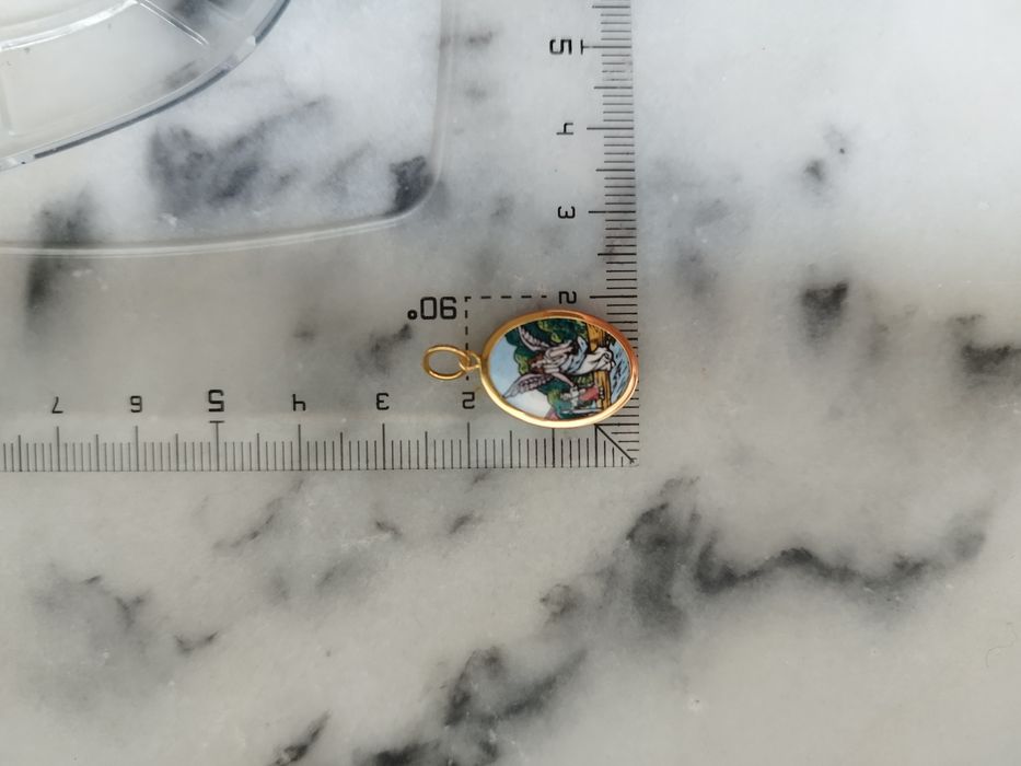 19K Gold Ring Medal with Enamel Interior