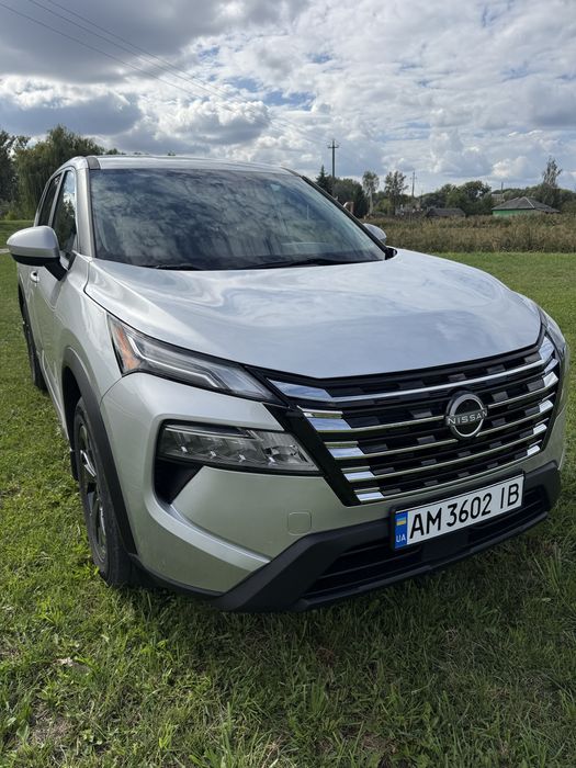 Нісан рог Продам автомобіль