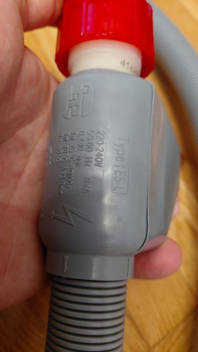 Wąż dopływowy aquastop do zmywarki Beko din48533