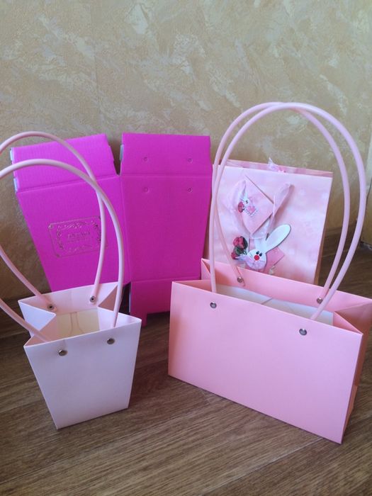 Подарочная коробка