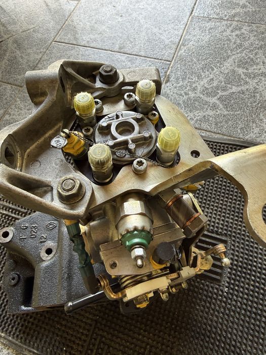 Bomba injetora renault clio 1900d totalmente reparada