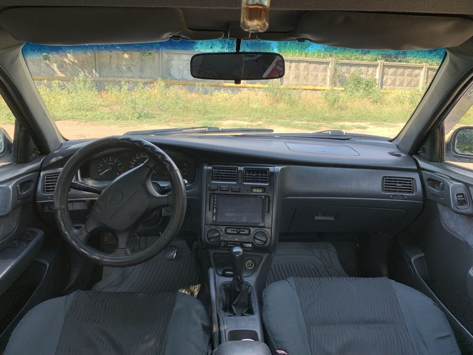 Продам или обмен на бус TOYOTA CARINA E 1,8