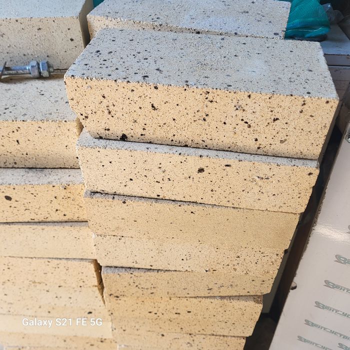 Шамотный кирпич ША 5 є багато