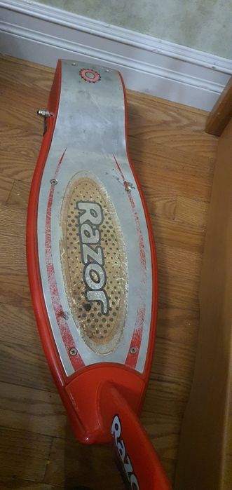 Продам електросамокат Razor E100 – без батареї, у хорошому стані