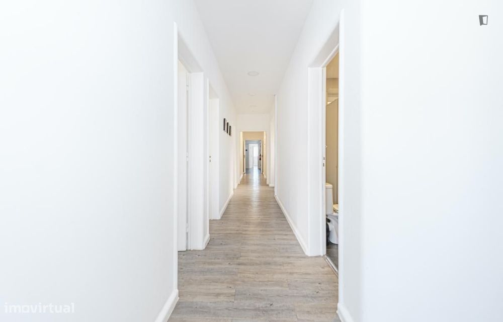 Quarto - localizado em Alameda Lisbon