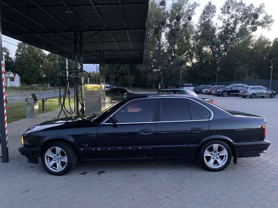 Bmw e34 м50б25.