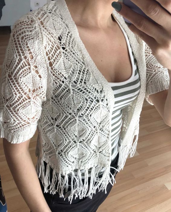 Ażurowa kamizelka, boho narzutka z frędzlami, bawełniana Betty Barclay