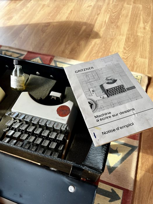 Antigas e raras maquinas escrever