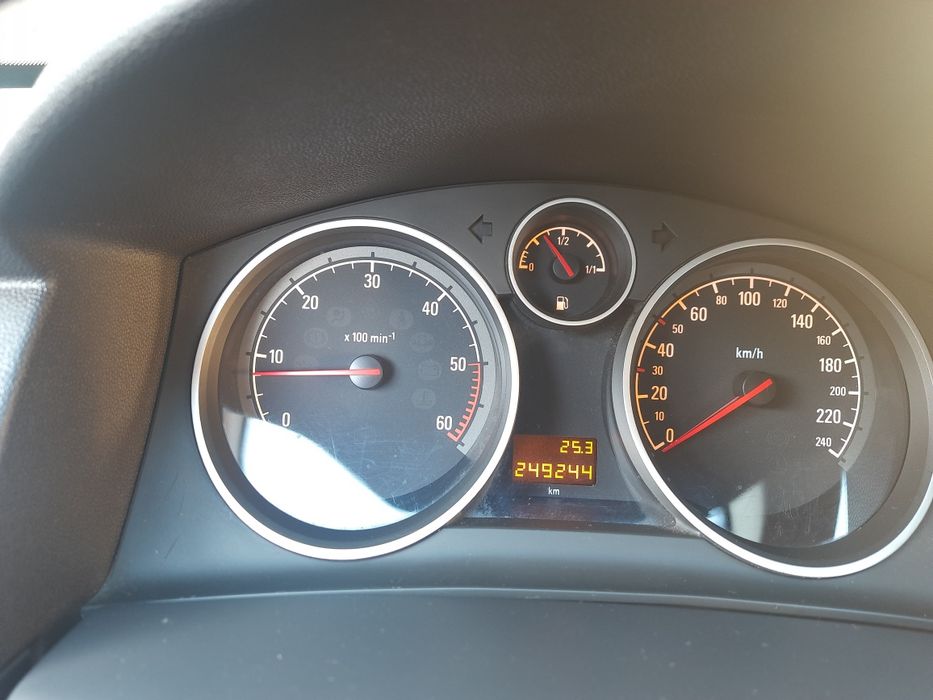 Opel Astra H 1.9cdTI