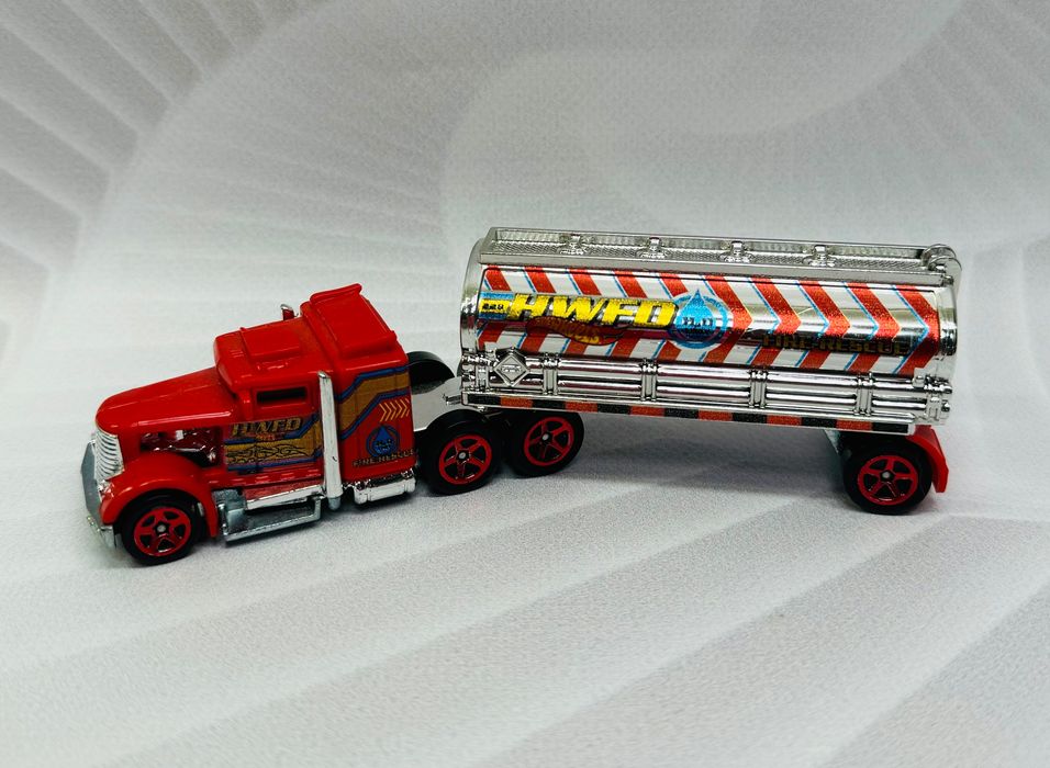 Рятувальний тягач трак Хот Вілс Hot Wheels Fire Rescue