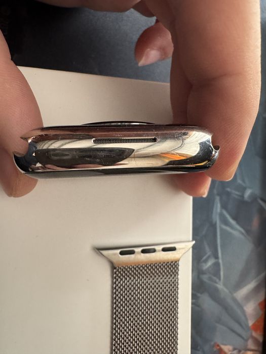 Apple Watch Series 7 45mm Stainless Steel, Milanese loop