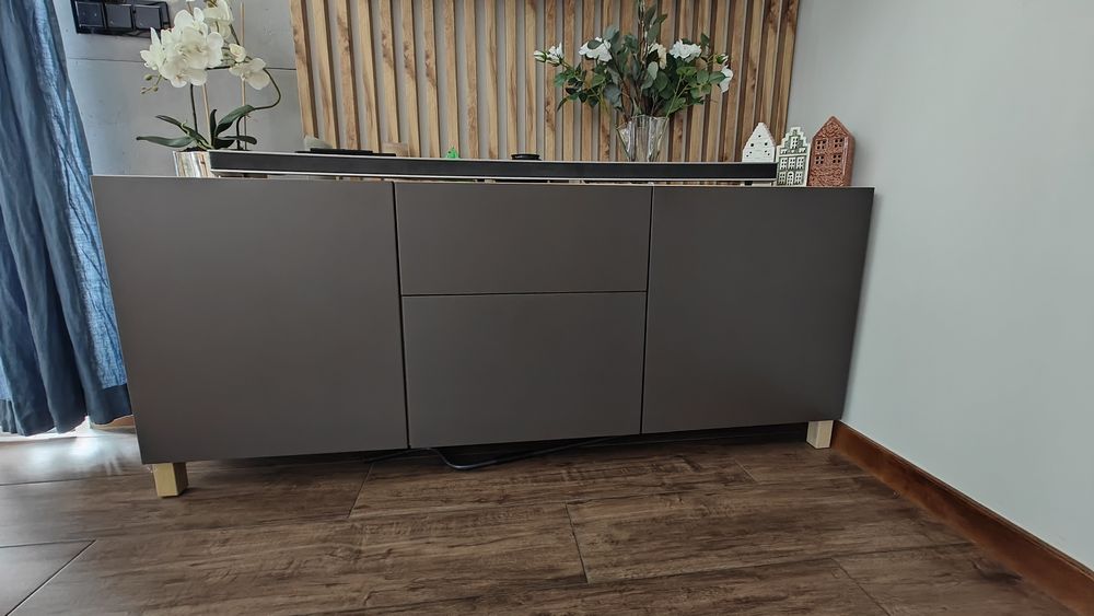 Ikea Besta Szafka pod TV, szuflady miejsce na przewody