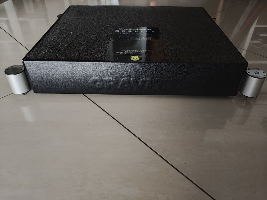 Platforma antywibracyjna Divine Acoustics GRAVITY (Czarna) – Stan BDB / Po Przeglądzie u Producenta