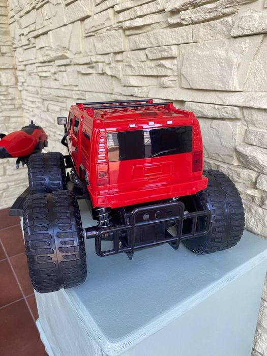 Внедорожник на пульте дистанционного управления