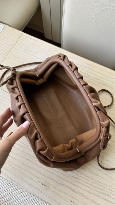 Шкіряна сумка хмаринка Estro