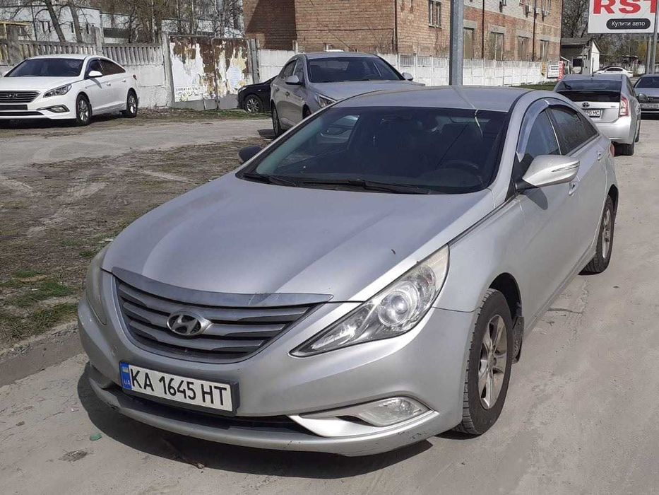 Оренда авто. Київ таксі і власні.