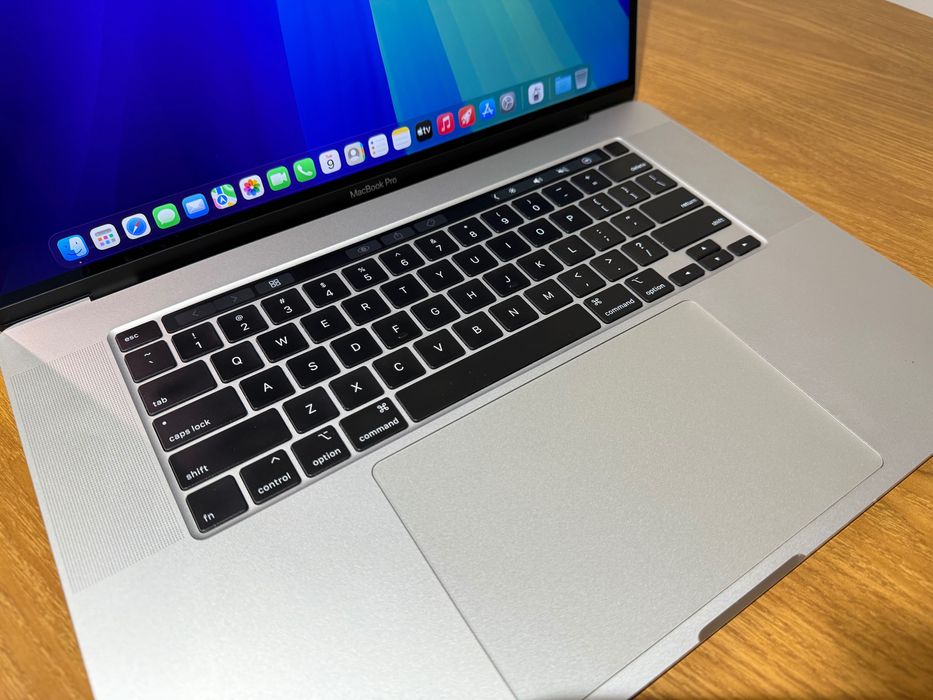 Apple MacBook Pro 16 (2019), silver | i9 | 1Tb | 16Gb