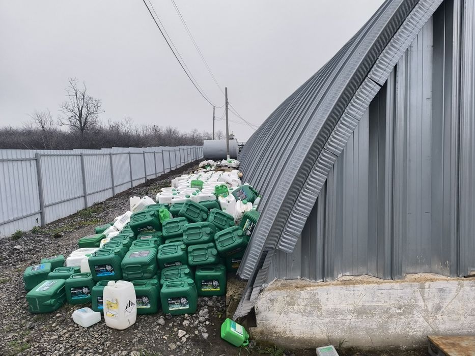 Каністри ДП Канистры пластиковые 20л