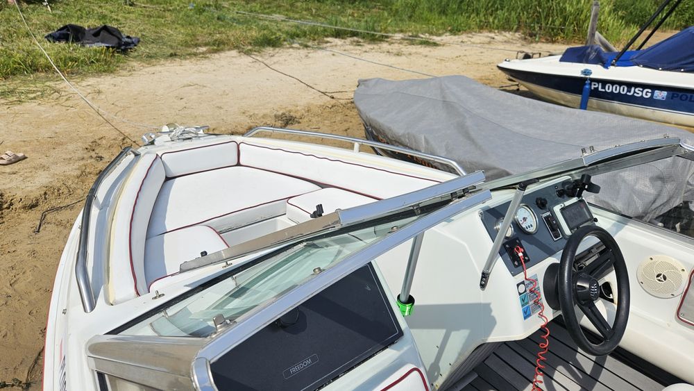 Motorówka 70 koni Suzuki  Four Winns freedom 150