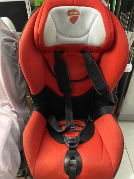 Cadeira auto Chico- Ducati de 9_18 kg