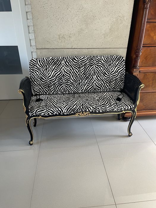 Elegancka ławka -pufa mini sofa z plecionką wiedeńską . Vintage