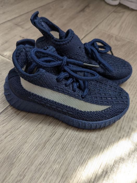 Кросівки ізіки дитячі 20 розмір 13.5