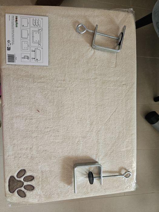 Cama para gatos especial para janelas. C 50 cm x L 35 cm x A 5cm