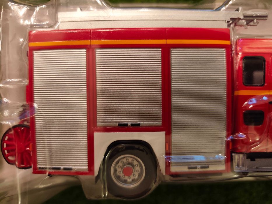 Carro Miniatura RENAULT - G27 Camião Bombeiros sapadores Franceses 1993 escala 1:43 - MUITO RARO - Oferta Envio