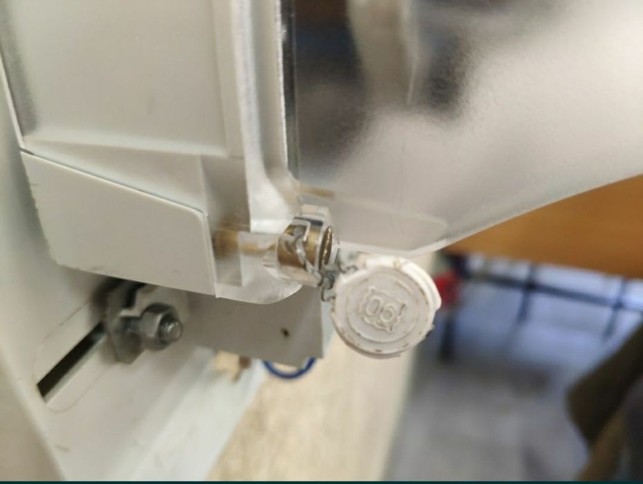 100 sztuk Śruba do plombowania M4 12mm