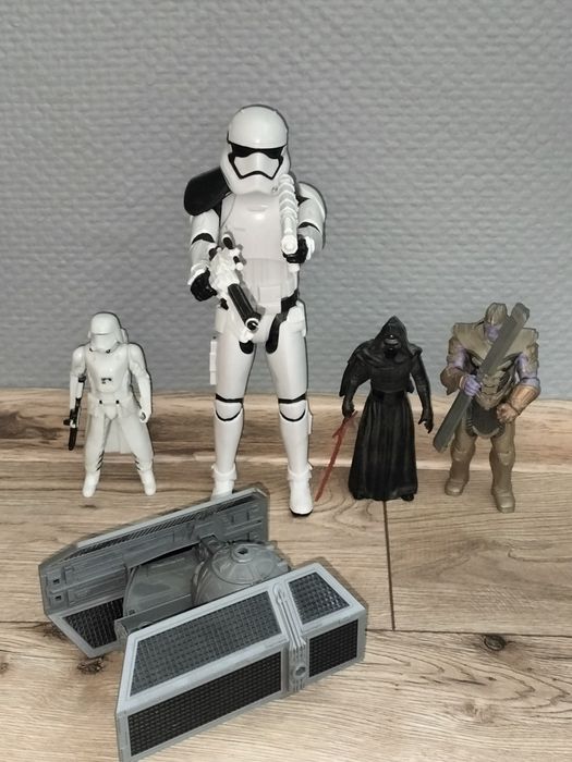 Figurki Star Wars + Thanos