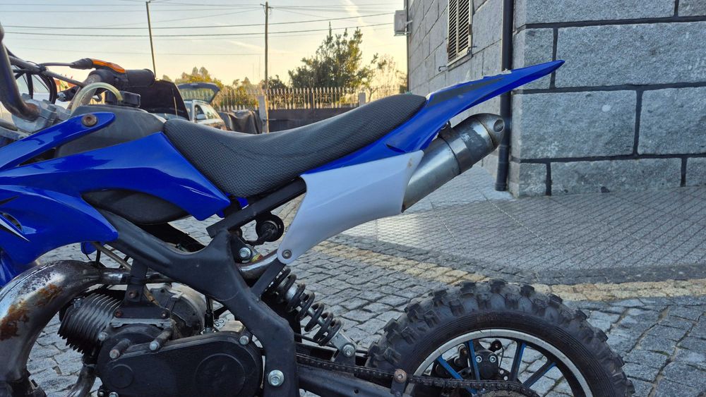 MINI MOTO 50CC 2 TEMPOS A FUNCIONAR A 100%-PURA DIVERSÃO PARA CRIANÇAS