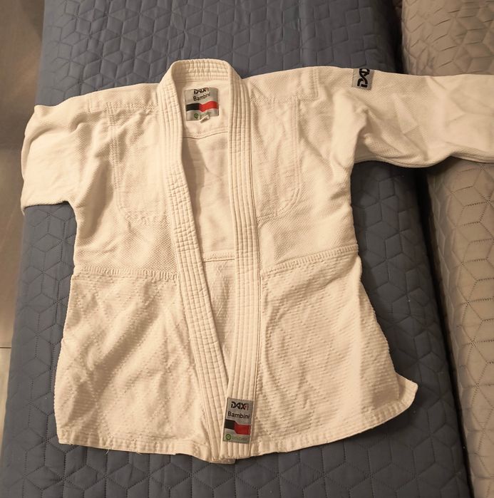 Grube kimono dla dzieci do aikido rozmiar 140 + gratis

140 + gratis