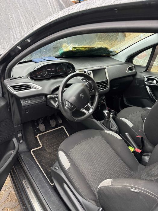 Peugeot 208 kokpit airbag