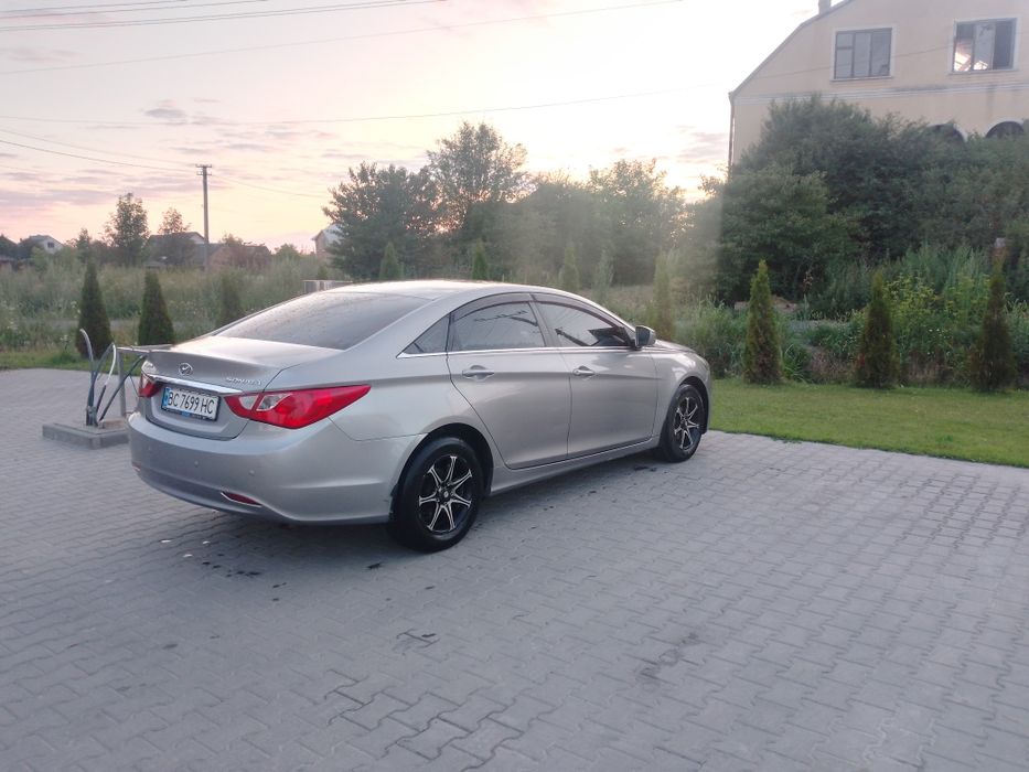 Xyundaj Sonata 2011