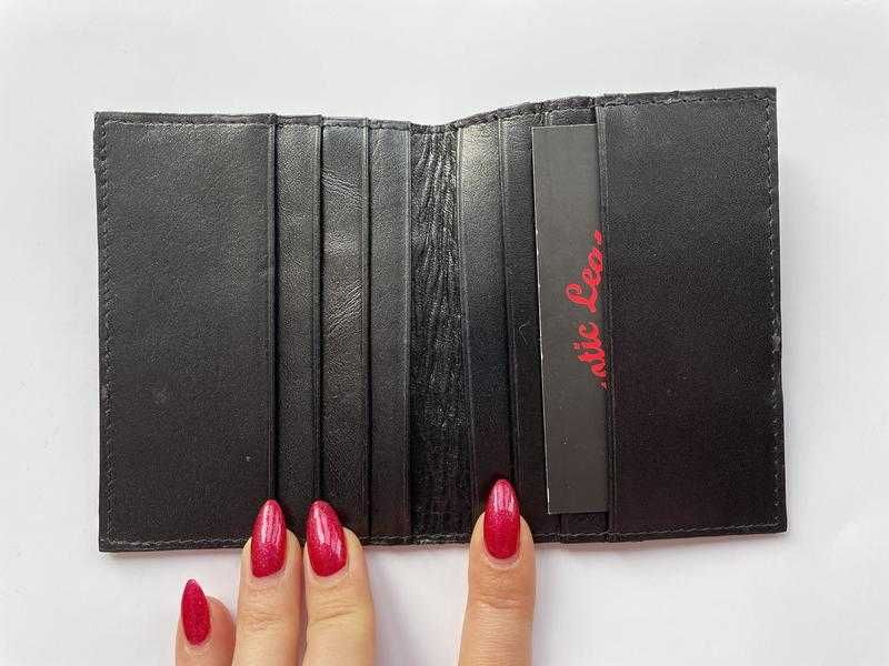 Визитница из натуральной кожи страуса красная коричневая