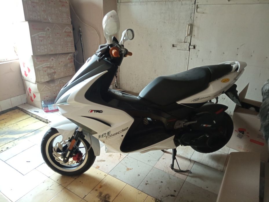 Продам мопед Peugeot